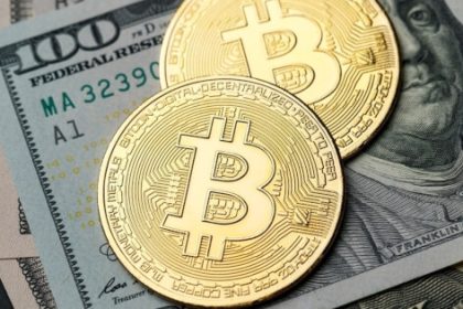 Ethereum (ETH) ETF Inflows Surge as Bullish Flag Pattern Emerges