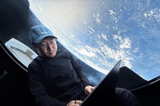 F2Pool founder who controls 11% of bitcoin's hashrate to lead first SpaceX mission to Mars
