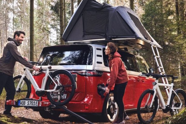 Volkswagen Thinks Your E-Bike Needs a Pair of Smart Glasses