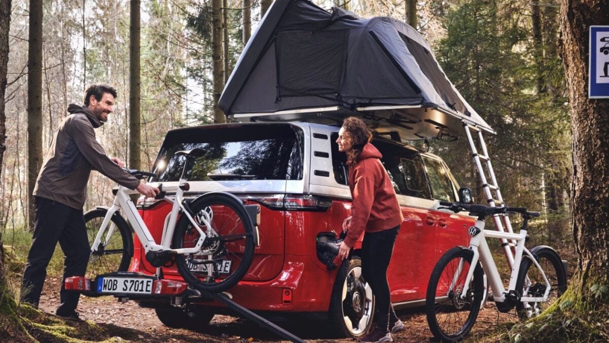 Volkswagen Thinks Your E-Bike Needs a Pair of Smart Glasses